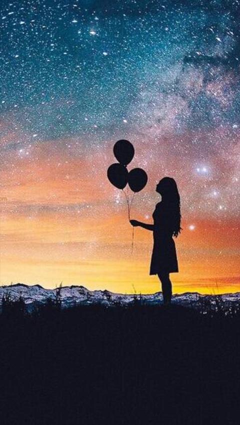 夜空下拿气球的女孩唯美桌面壁纸