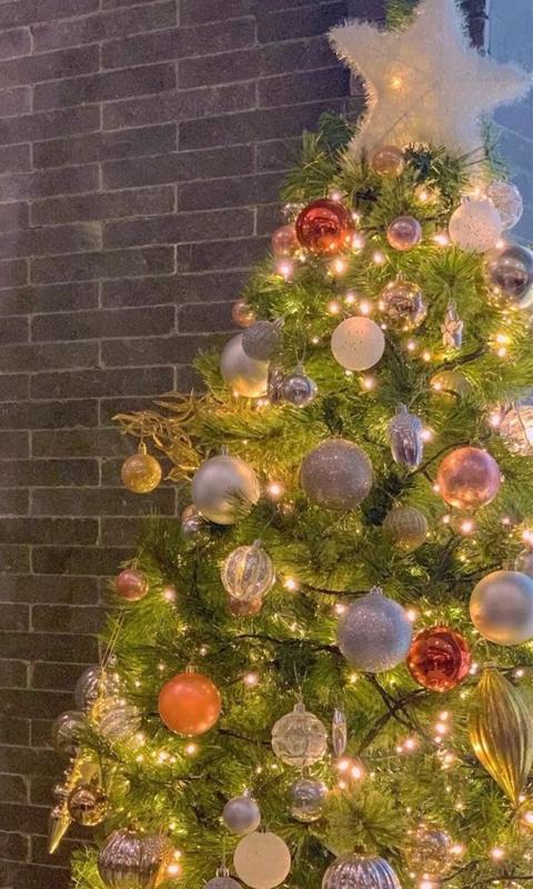 圣诞树璀璨唯美挂饰壁纸图片